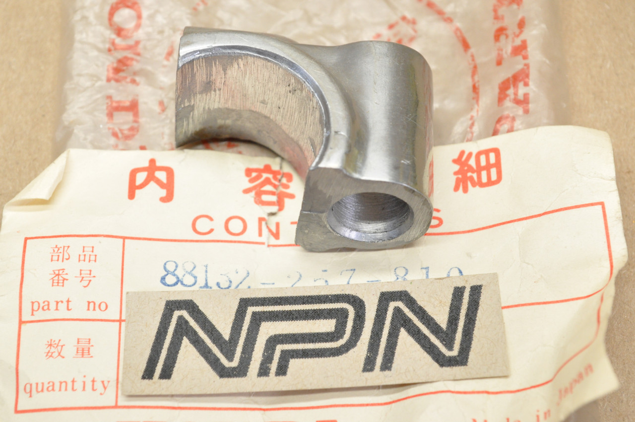 NOS Honda CA72 CA77 CA95 Lower Mirror Bracket 88132-257-810