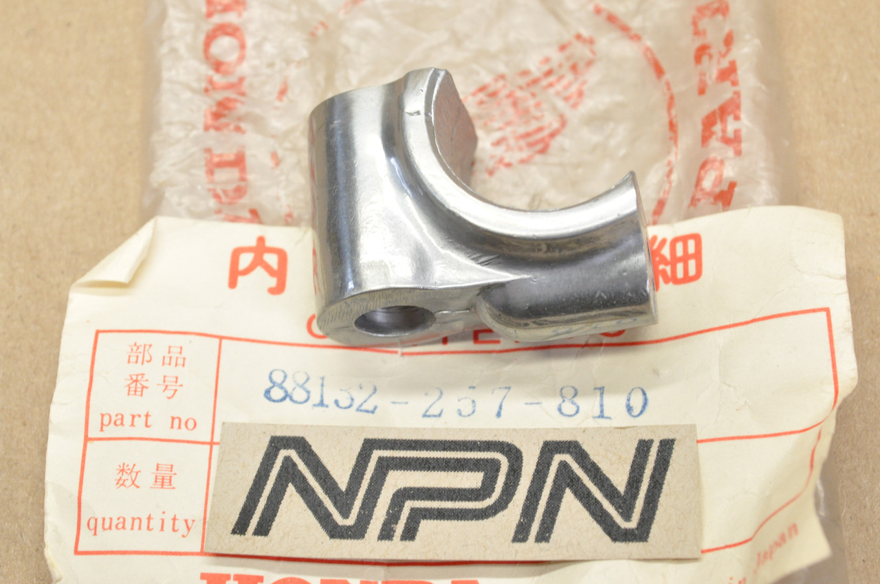 NOS Honda CA72 CA77 CA95 Lower Mirror Bracket 88132-257-810
