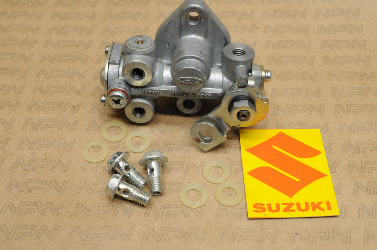 NOS Suzuki 1969-70 TS250 Oil Pump Assembly Set 16000-16810