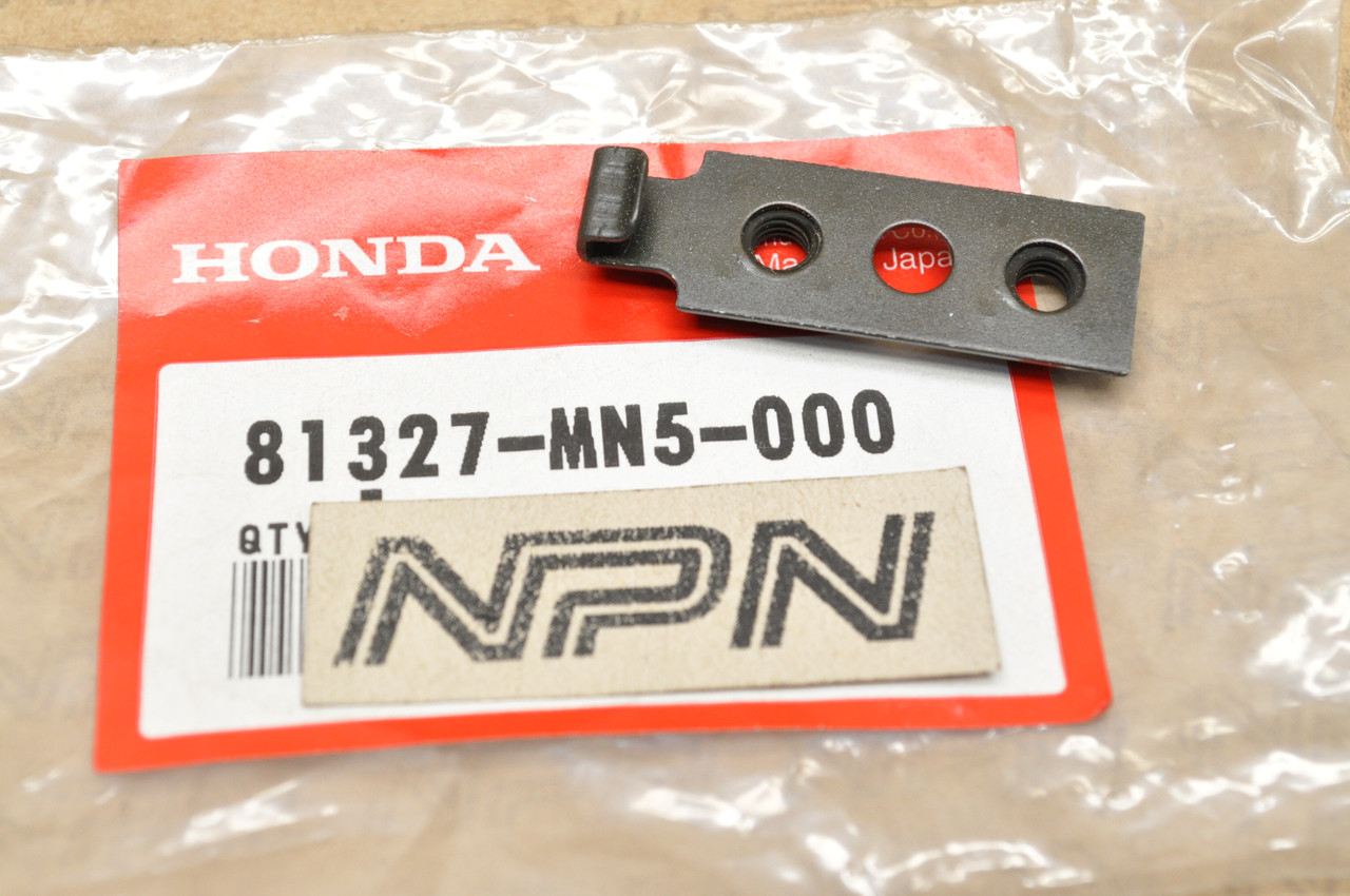 NOS Honda GL1500 Gold Wing Saddlebag Striker Setting Plate 81327 