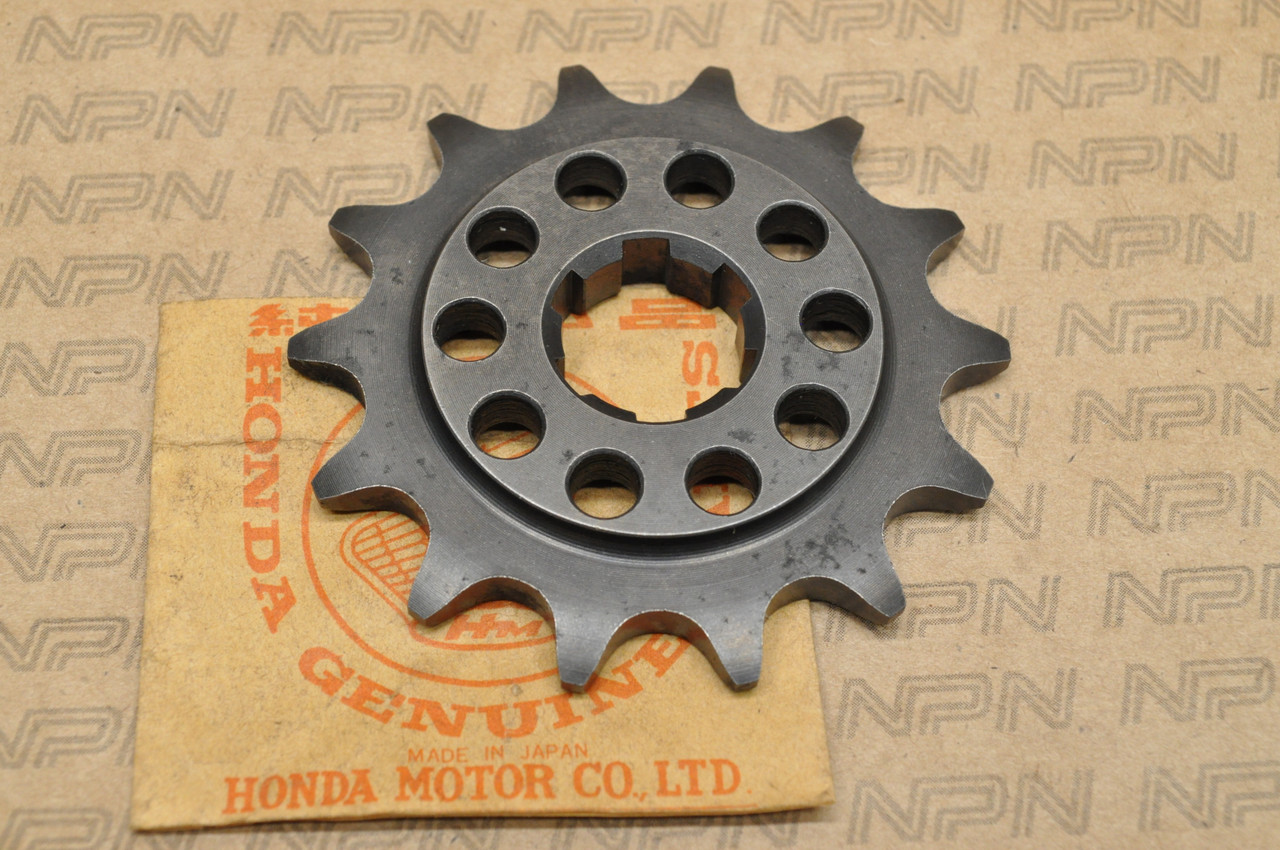 NOS Honda CR250 R CR450 R CR480 R Front Drive Chain Sprocket 14T 23802-KA4-000