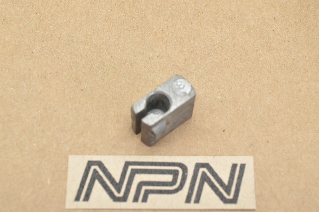 NOS Honda C100 C102 C105 C110 C200 CM91 Throttle Cable Holder Guide 53162-011-000
