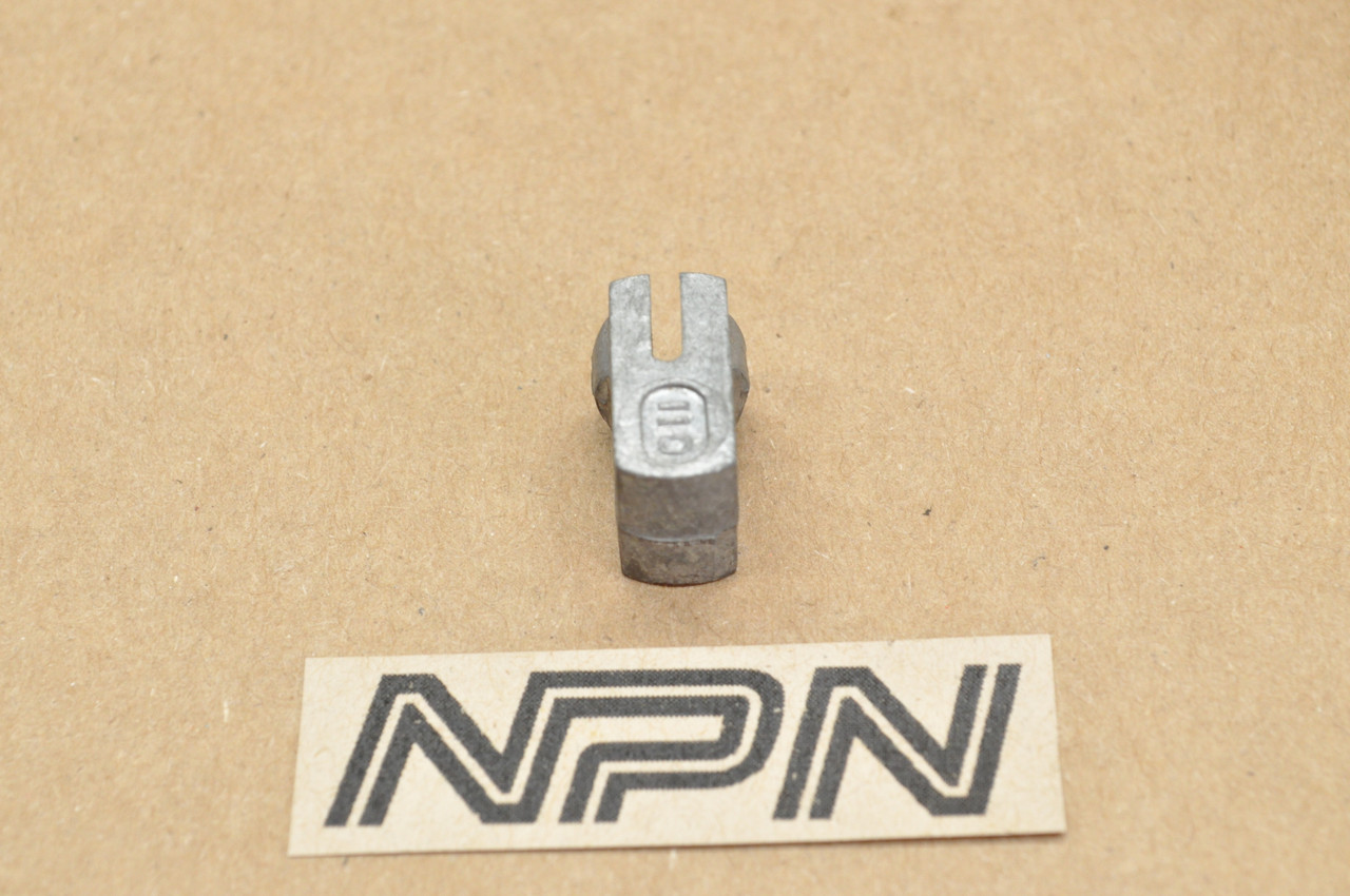 NOS Honda C100 C102 C105 C110 C200 CM91 Throttle Cable Holder Guide 53162-011-000