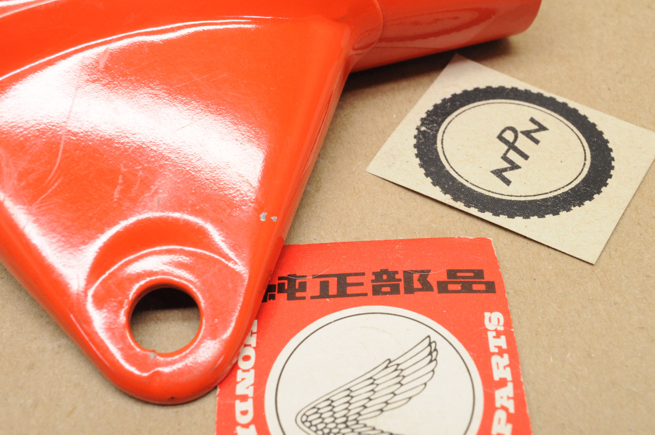 NOS Honda CT110 CT90 K6 TRAIL Tahitian Red Right Front Fork Cover 51602-102-700EC