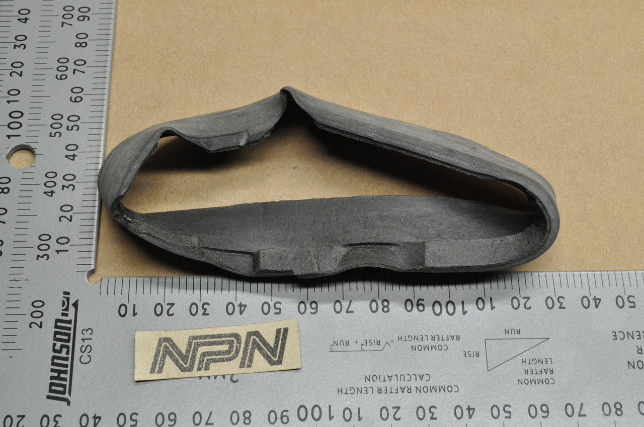 NOS Honda CB350 CB400 CB450 CL350 CL450 CM400 CM450 Cushion 37242-323-701