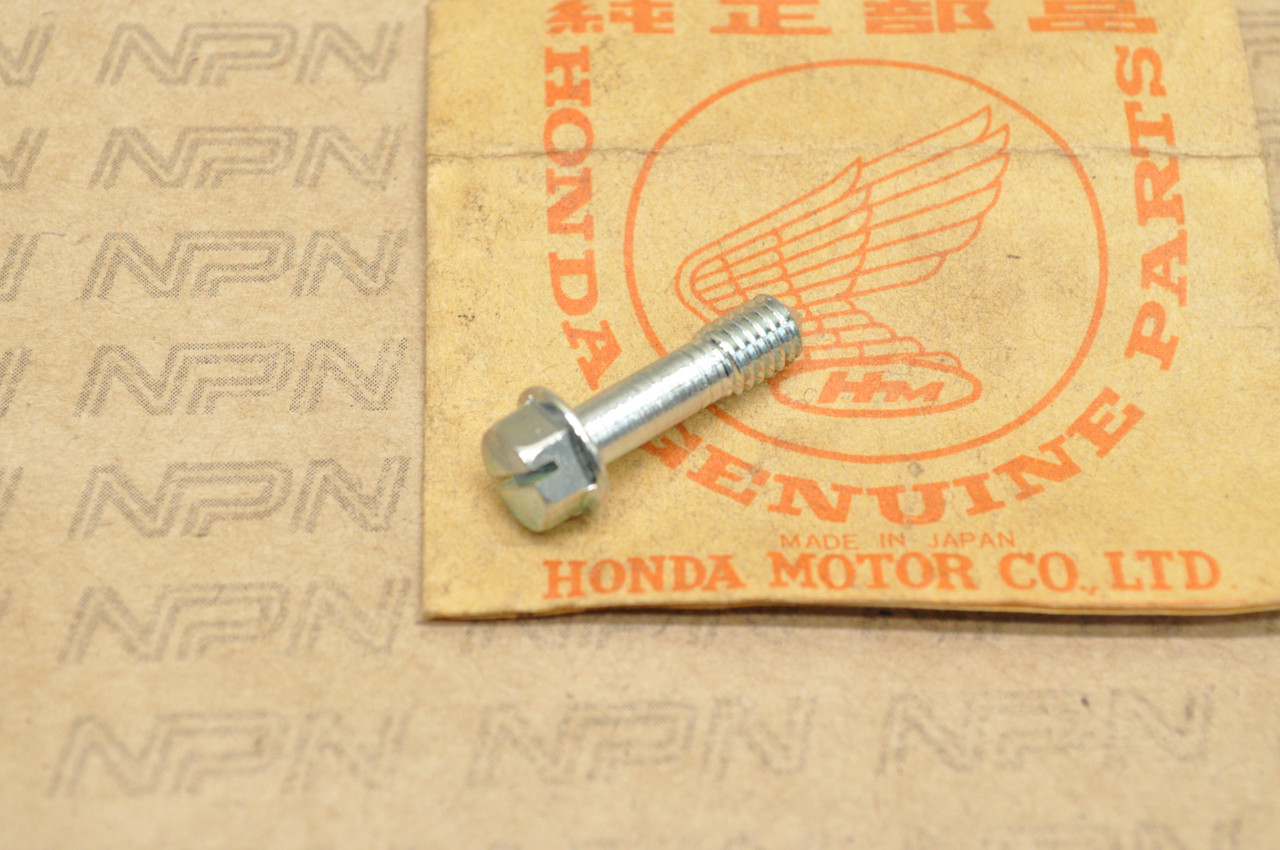 NOS Honda TR200 XR200 R XR250 R XR350 R XR500 R Side Cover Bolt 90011-KF0-000