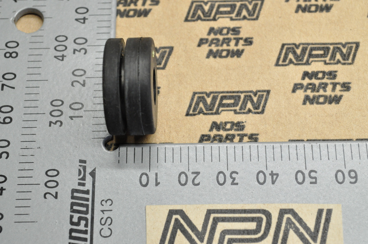 NOS Honda CBR600 CR125 CR250 GL1200 VF1100 VT1100 VT750 Rubber 19051-KA4-000