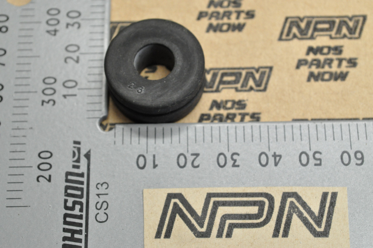 NOS Honda CBR600 CR125 CR250 GL1200 VF1100 VT1100 VT750 Rubber 19051-KA4-000