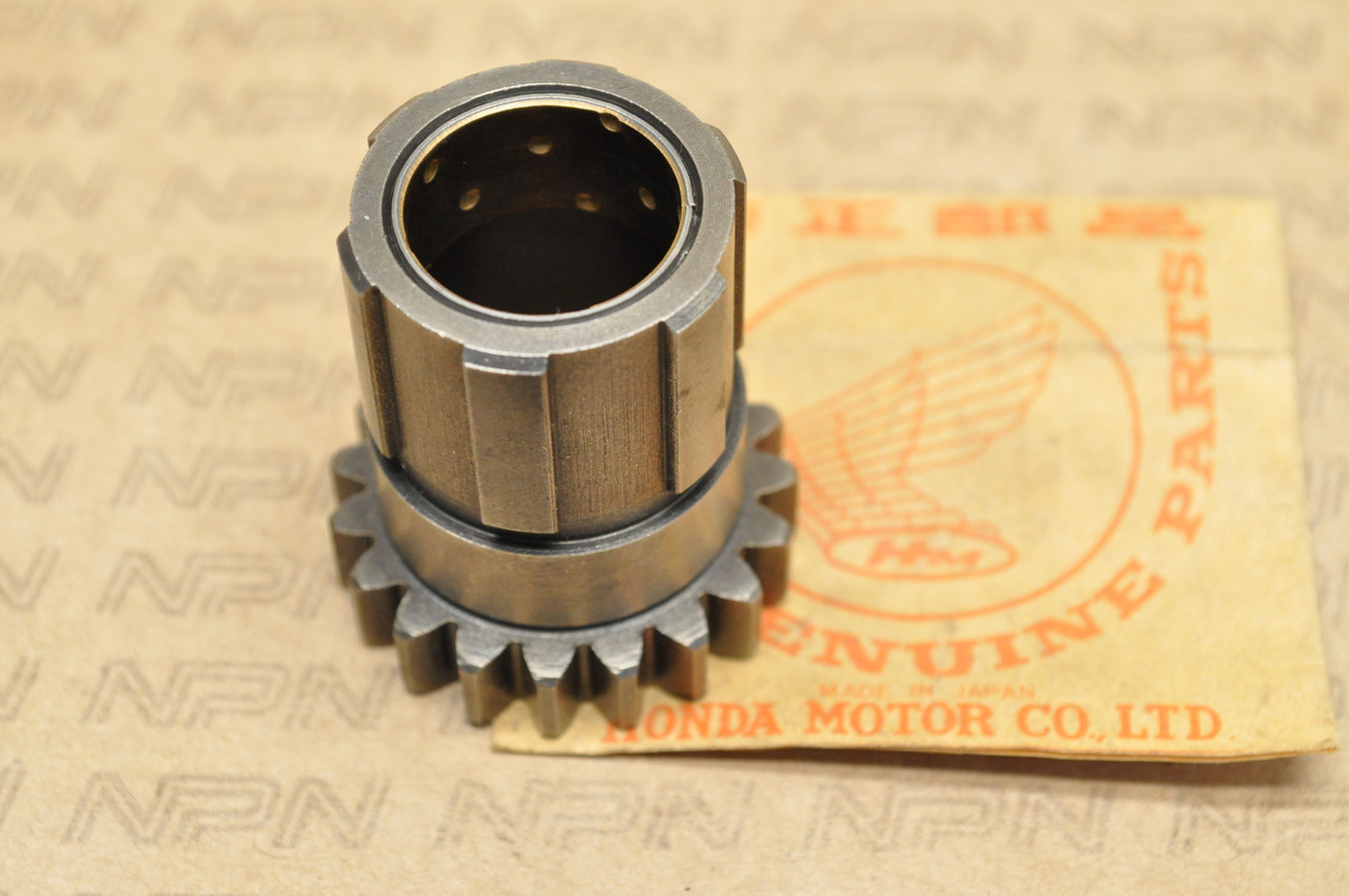 NOS Honda CB100 CB125 CL100 CL125 SL100 TL125 XL100 Starter Gear 23520-107-000