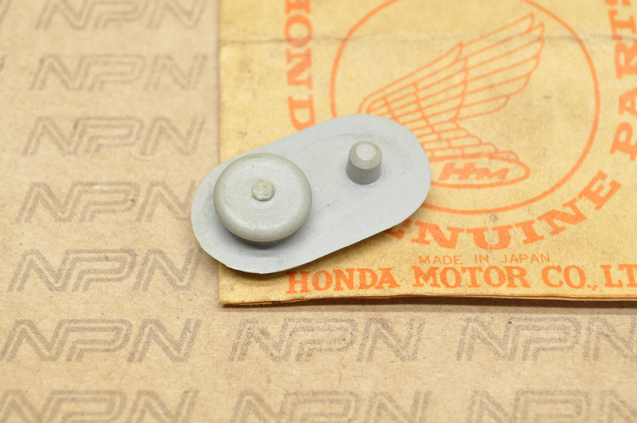 NOS Honda CL90 CT90 K1 S90 Turn Signal Blinker Hole Rubber Plug 32985-028-600