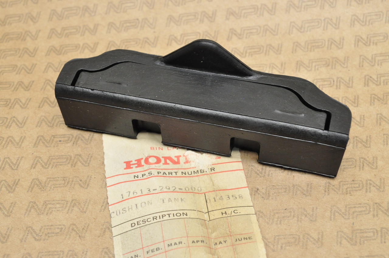 NOS Honda CB450 CB750 CL450 Rear Fuel Gas Tank Mount Rubber 17613-292-000