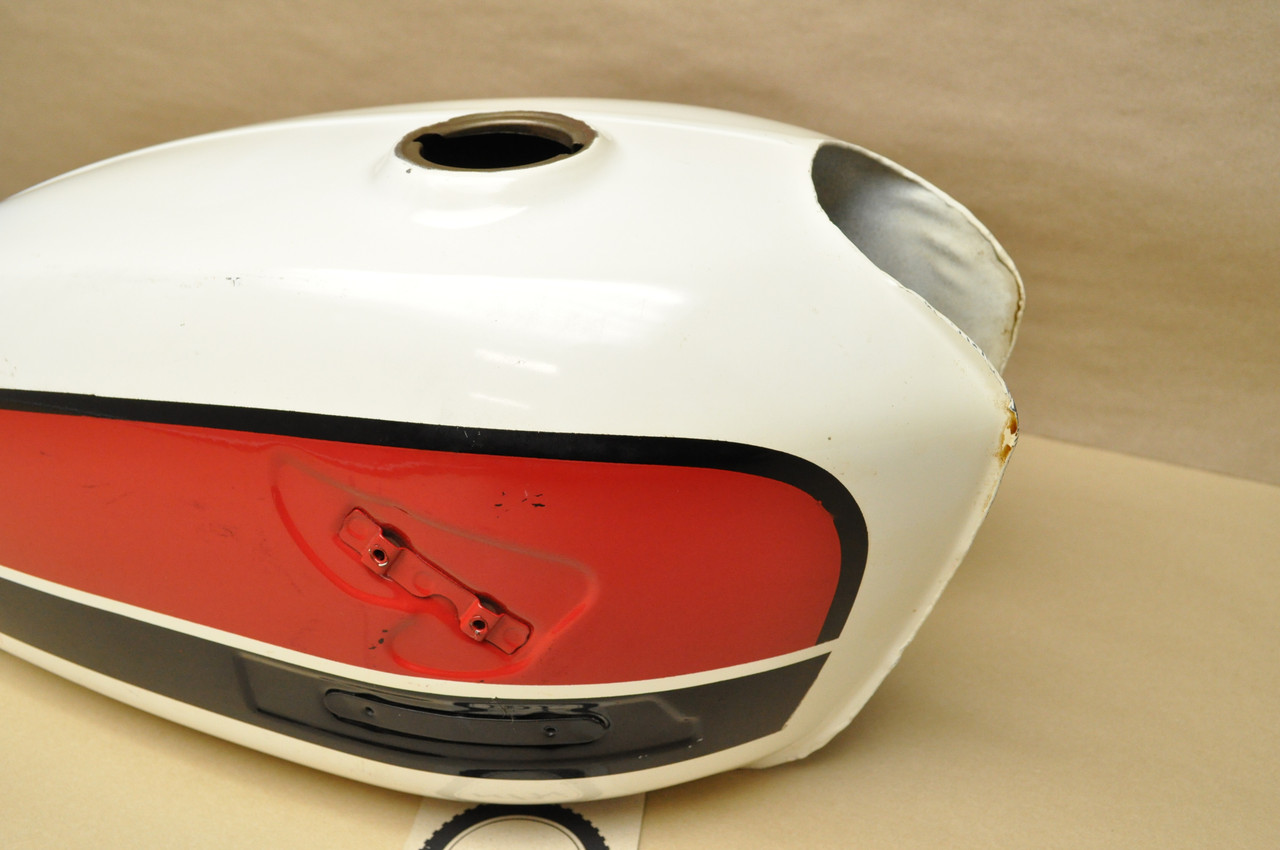 NOS Honda 1972 CB100 K2 Fuel Gas Tank in Scarlet Red 17500-107-780 MC