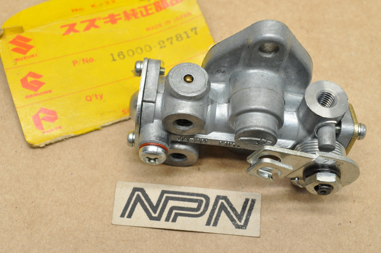 NOS Suzuki RV125 Oil Pump 16000-27817