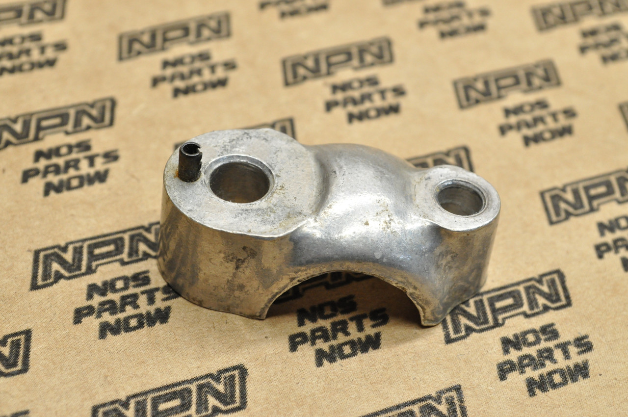 Vtg Used OEM Honda ST90 K0-K2 Front Turn Signal Mount Clamp Holder 33715-128-670