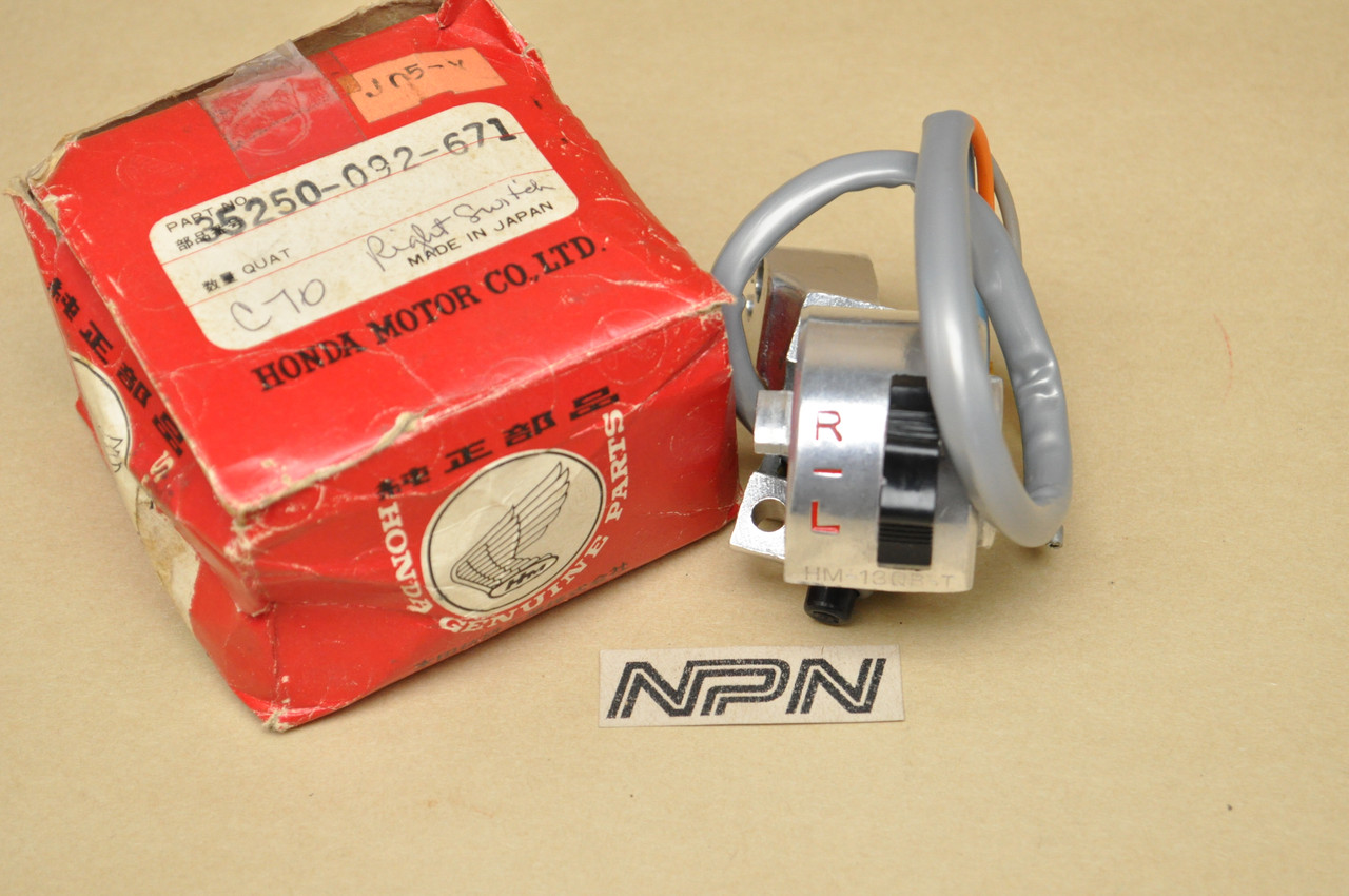 NOS Honda C70 K1 Right Handlebar Headlight Dimmer Switch 35250-092-671