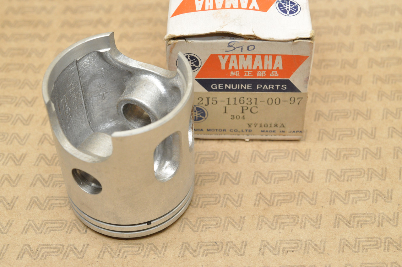 NOS Yamaha 1978-79 YZ80 Standard Size Piston 2J5-11631-00-97