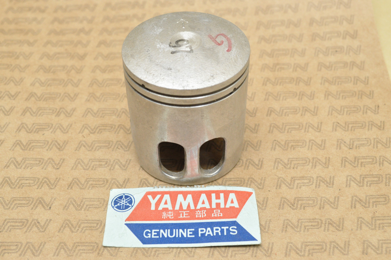 NOS Yamaha 1980 YZ80 G Standard Size Piston 3R1-11631-02-97