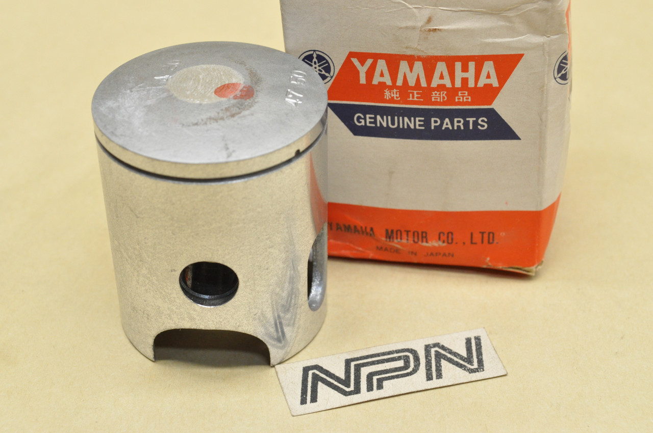 NOS Yamaha 1974-76 YZ80 .50 Oversize Piston 47.50mm 492-11636-71