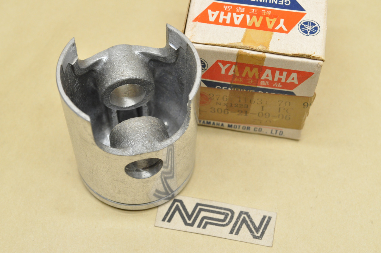 NOS Yamaha 1970-71 HT1 Standard Size Piston 276-11631-70-96