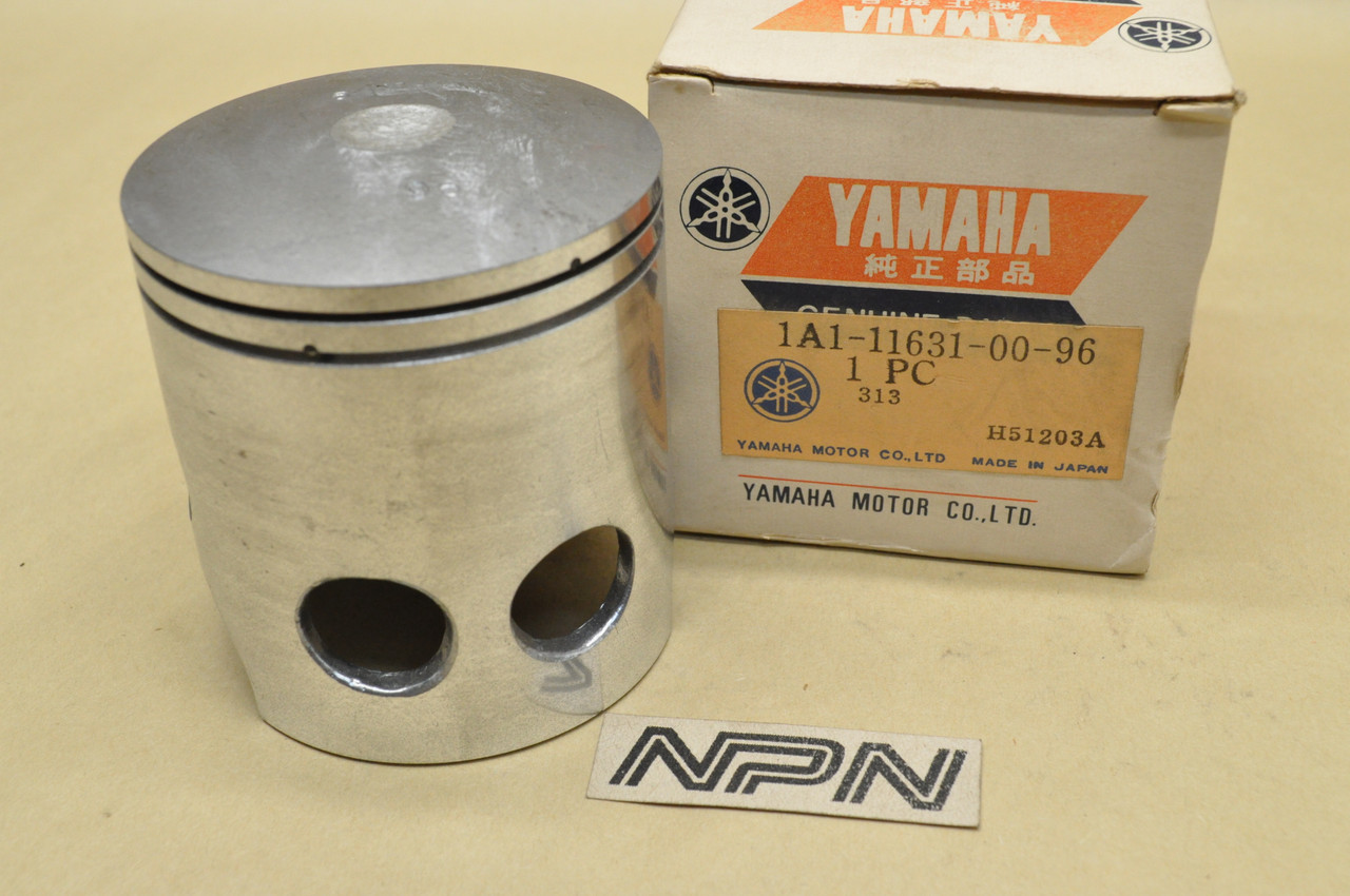 NOS Yamaha 1976-78 RD400 Standard Size Piston 1A1-11631-00-96