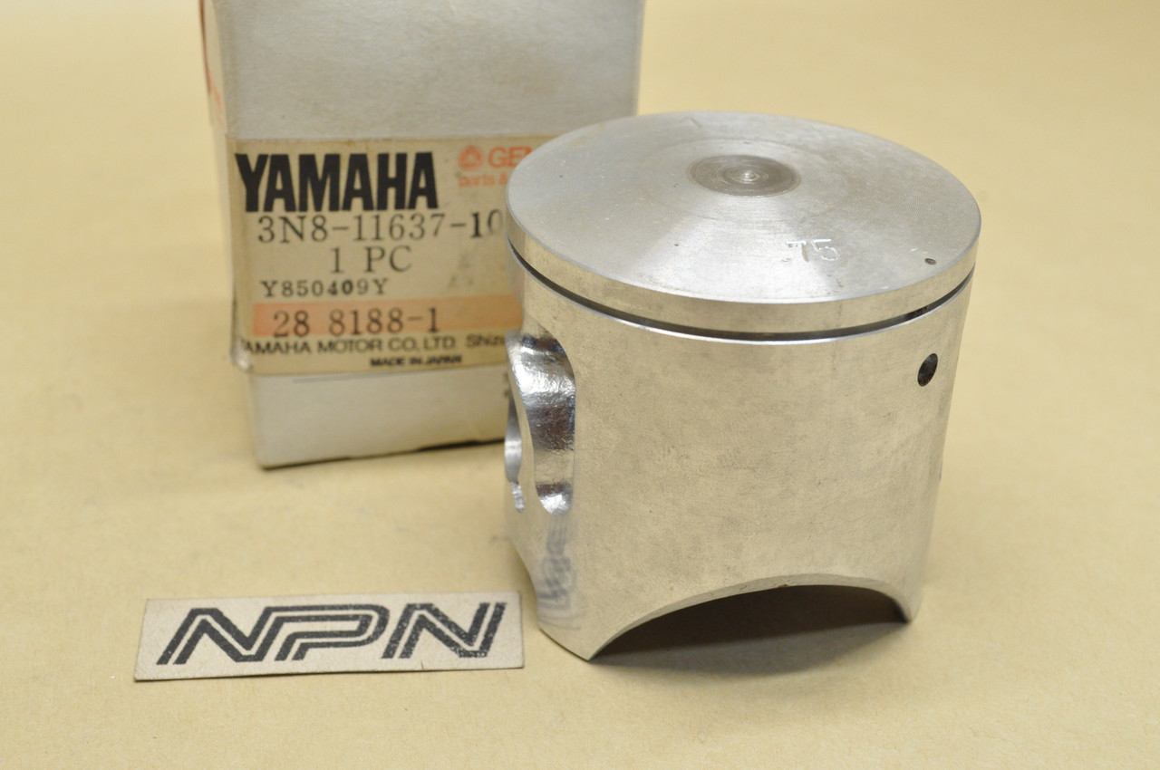 NOS Yamaha 1981 YZ125 .75 Oversize Piston 3N8-11637-10