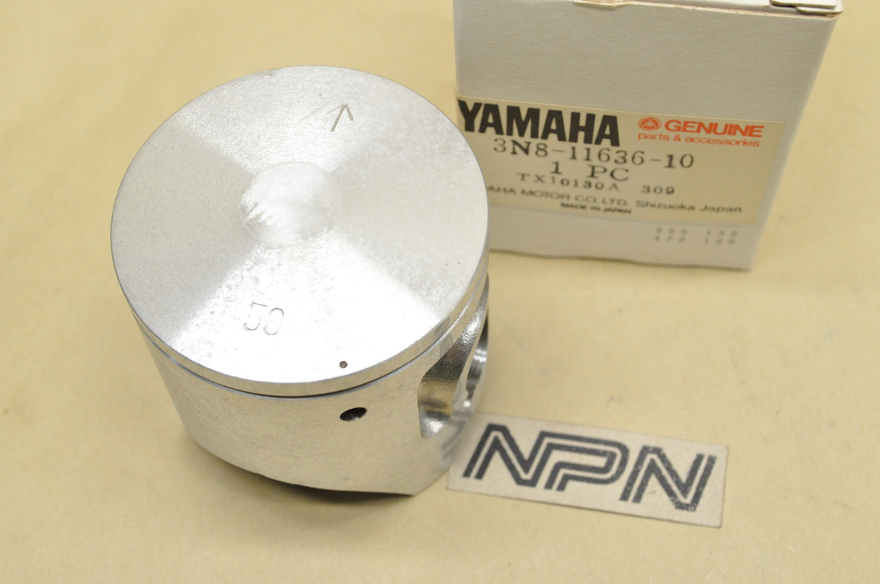 NOS Yamaha 1981 YZ125 .50 Oversize Piston 3N8-11636-10