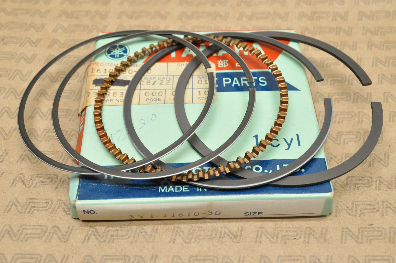 NOS Yamaha SR250 TT250 XT250 .75 Oversize Piston Ring Set 3Y1-11610-30