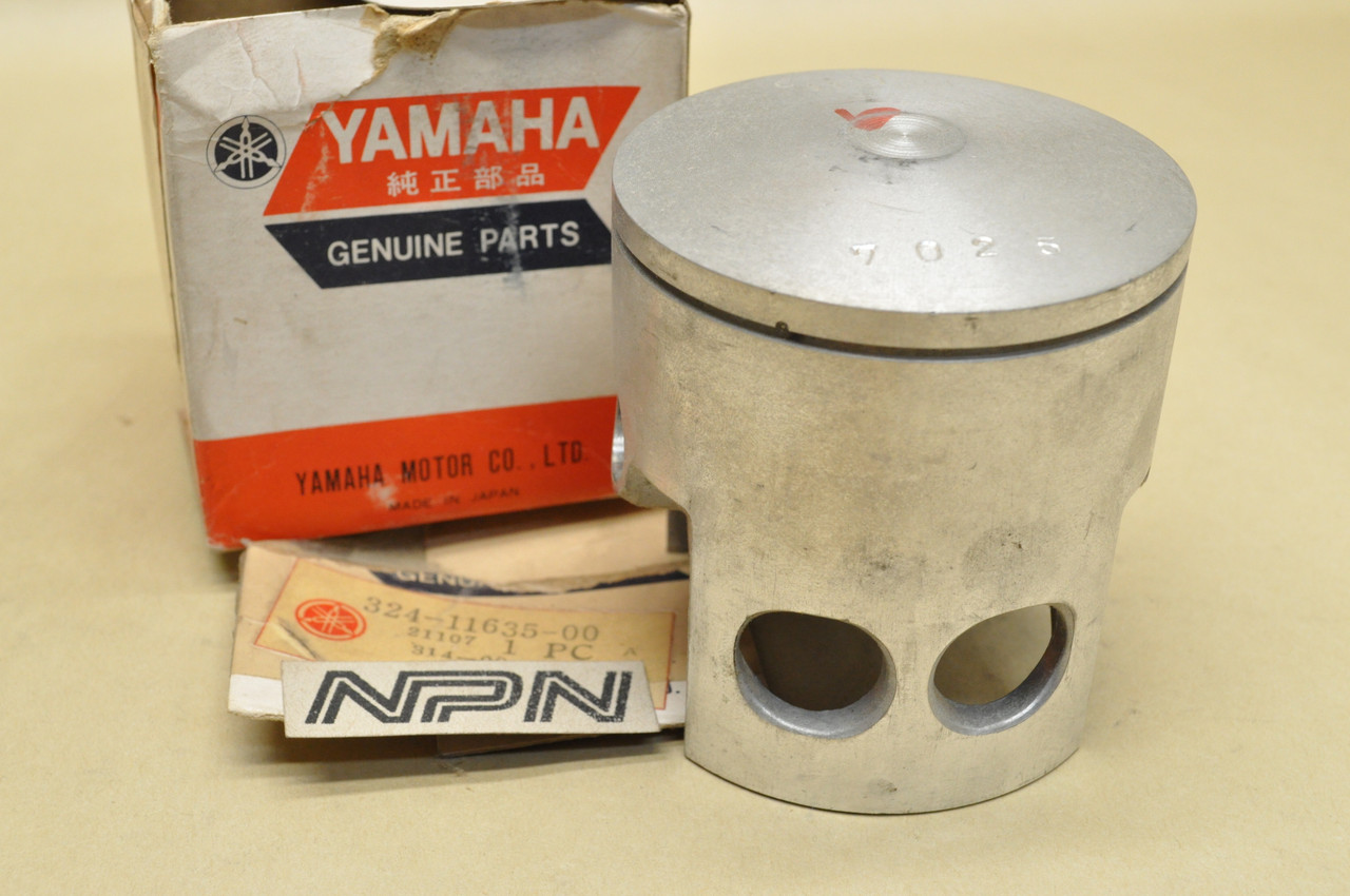 NOS Yamaha 1972 DT2 1973-74 MX250 .25 Oversize Piston 70.25mm 324-11635-00