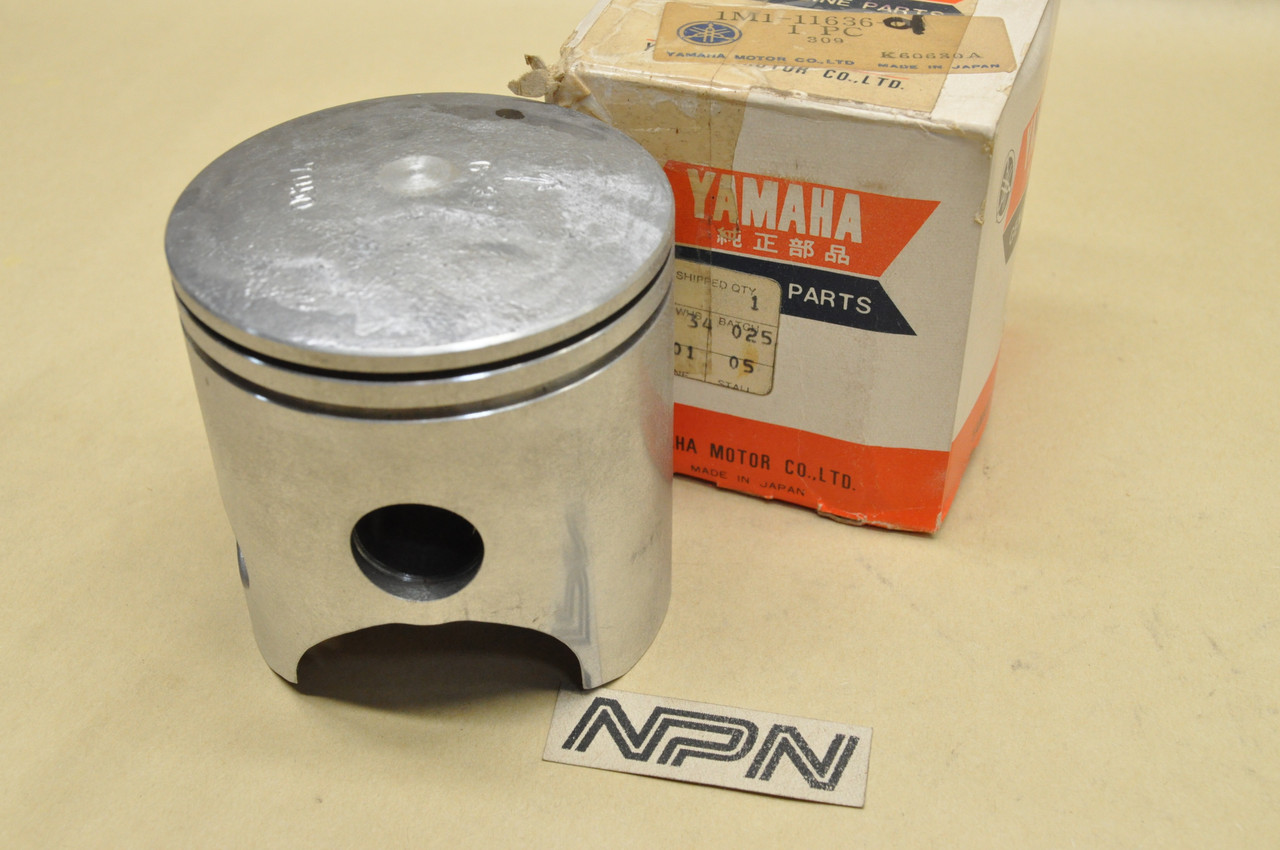 NOS Yamaha 1977-78 DT250 .50 Oversize Piston 70.50 mm 1M1-11636-01