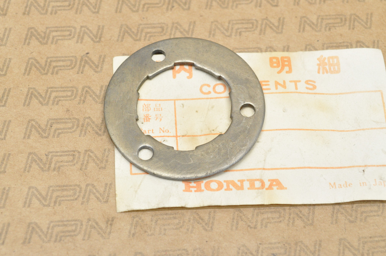 NOS Honda CB77 CYB Racing Drive Chain Sprocket Retaining Plate 23811-268-811