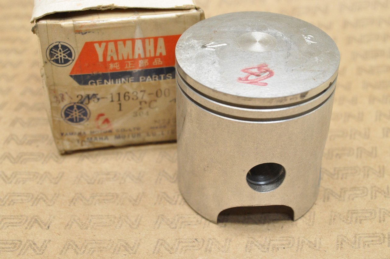 NOS Yamaha 1978-79 YZ80 .75 Oversize Piston 2J5-11637-00