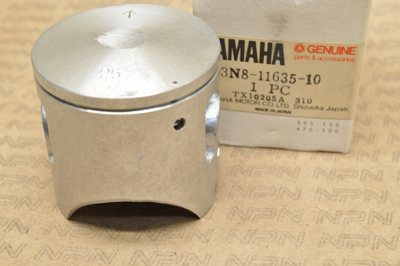 NOS Yamaha 1981 YZ125 .25 Oversize Piston 3N8-11635-10