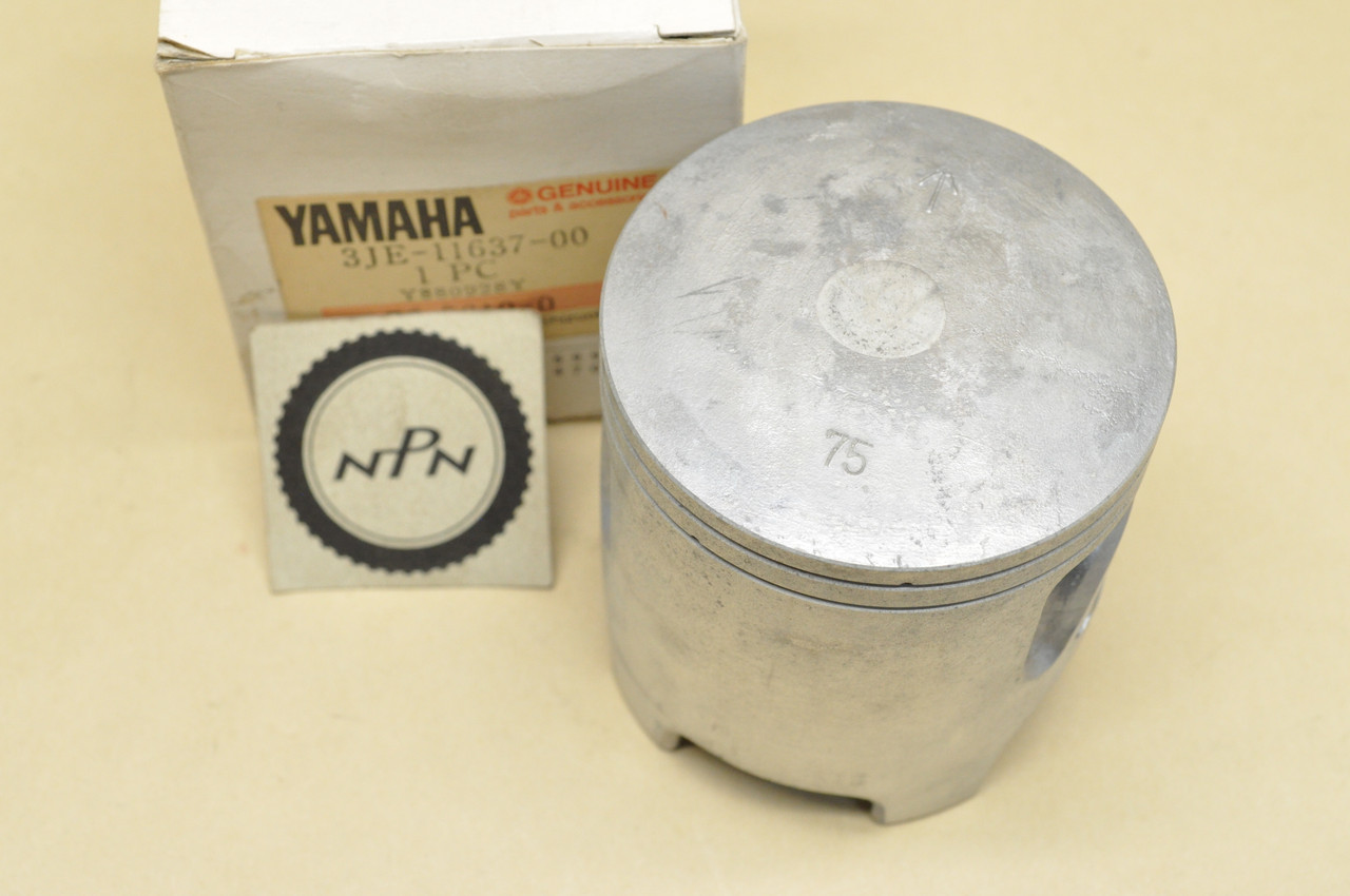 NOS Yamaha 1989-90 YZ250 .75 Oversize Piston 3JE-11637-00