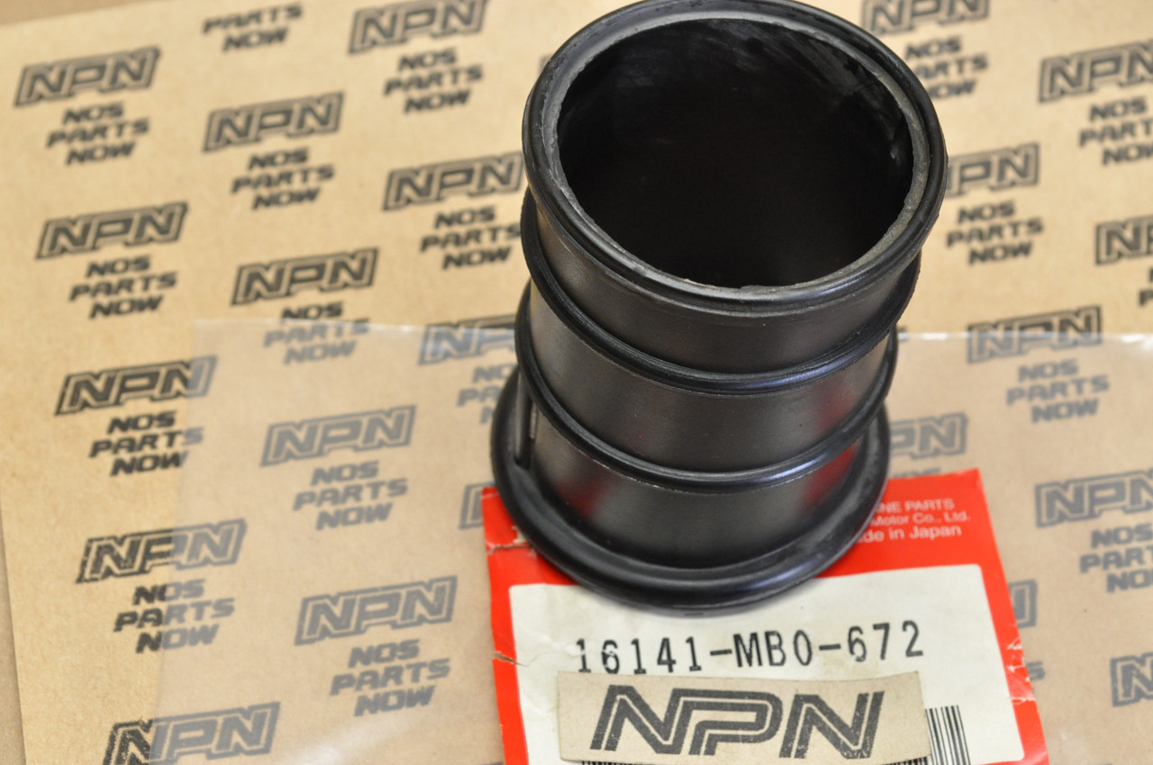 NOS Honda VF700 VF750 Carburetor Air Intake Connecting Tube Boot 16141-MB0-672
