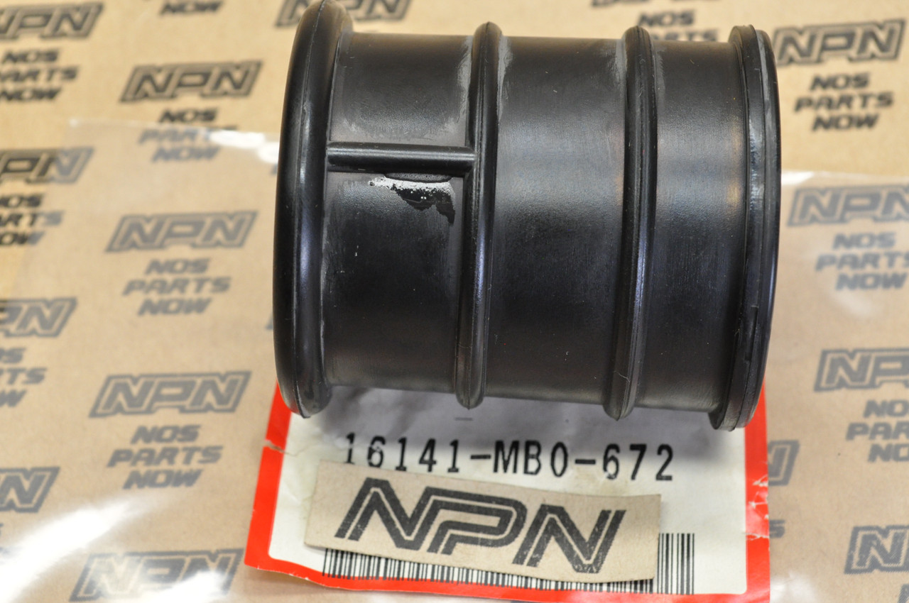 NOS Honda VF700 VF750 Carburetor Air Intake Connecting Tube Boot 16141-MB0-672