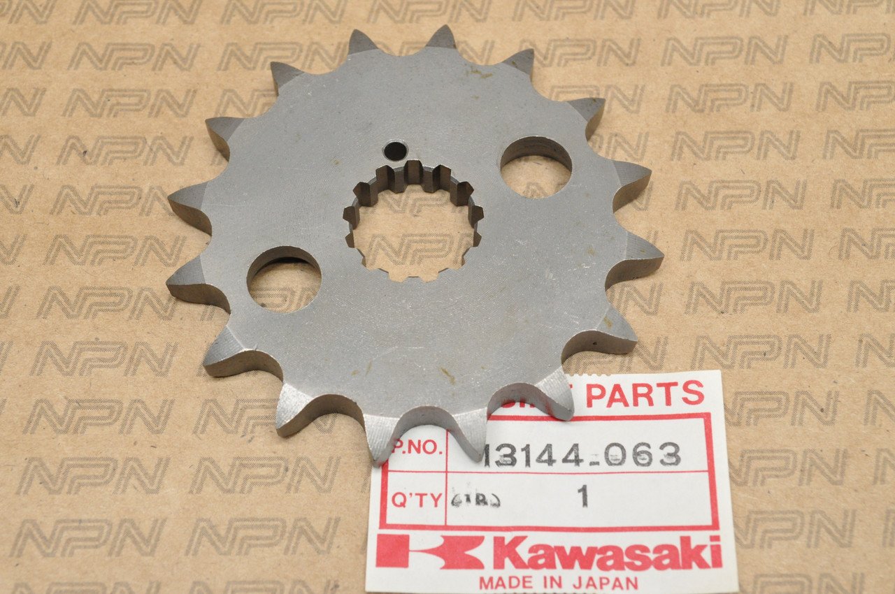 NOS Kawasaki KD100 KZ650 KZ750 Front Counter Shaft Sprocket 16T 13144-063