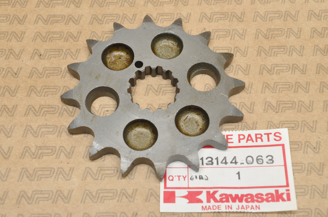 NOS Kawasaki KD100 KZ650 KZ750 Front Counter Shaft Sprocket 16T 13144-063