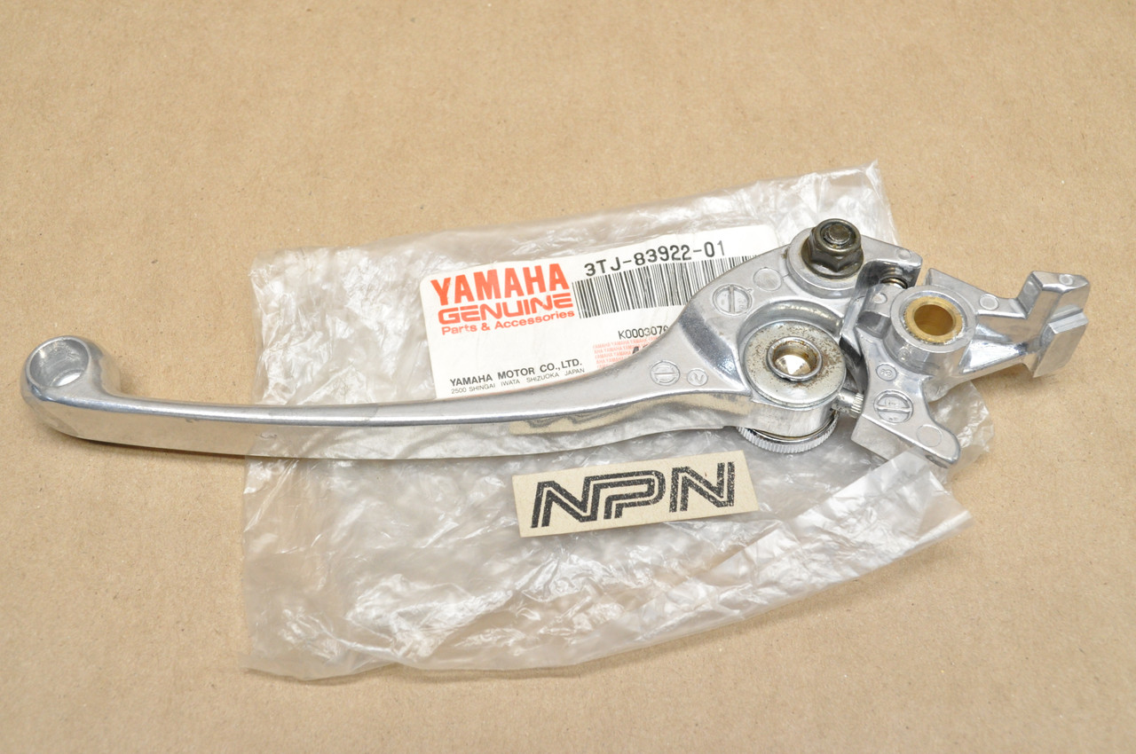 NOS Yamaha 1996 YZF600 Front Brake Master Cylinder Lever 3TJ-83922-01