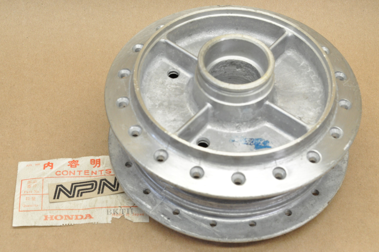 NOS Honda CL90 S65 S90 Rear Wheel Hub 42601-028-000