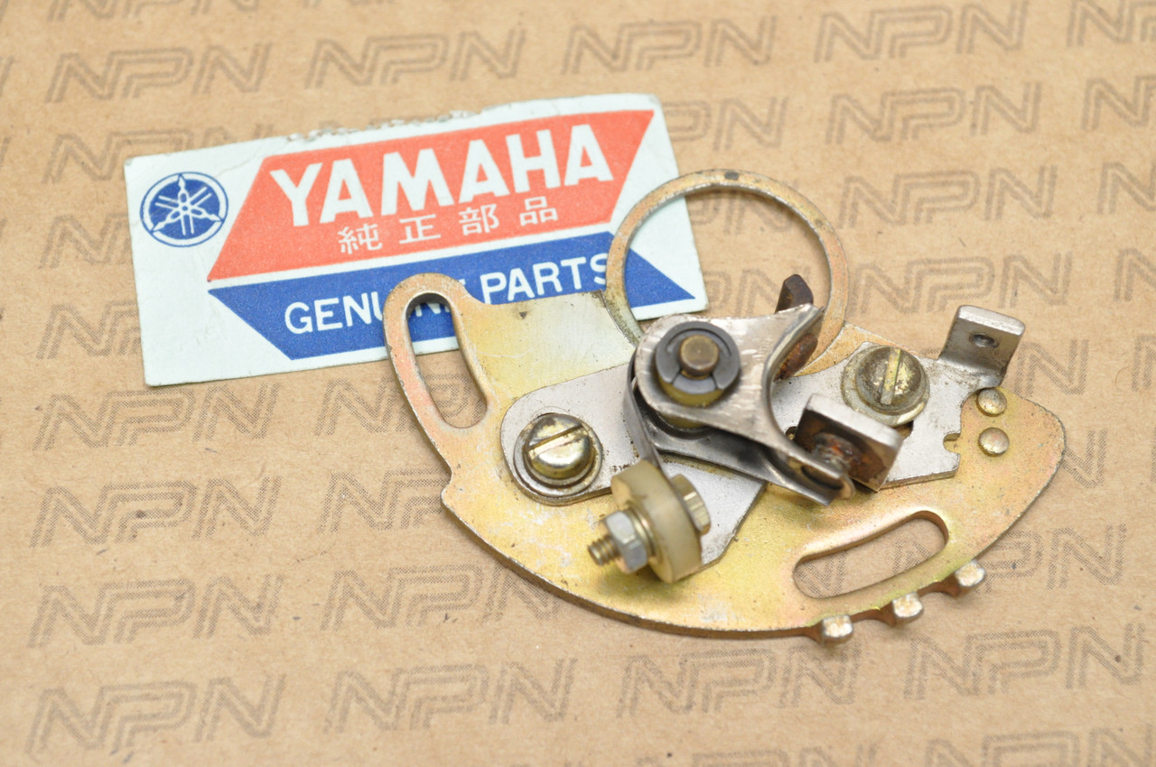 NOS Yamaha CS3 R3 YCS1 YR1 YR2 Right Ignition Points Contact Breaker 168-81222-20