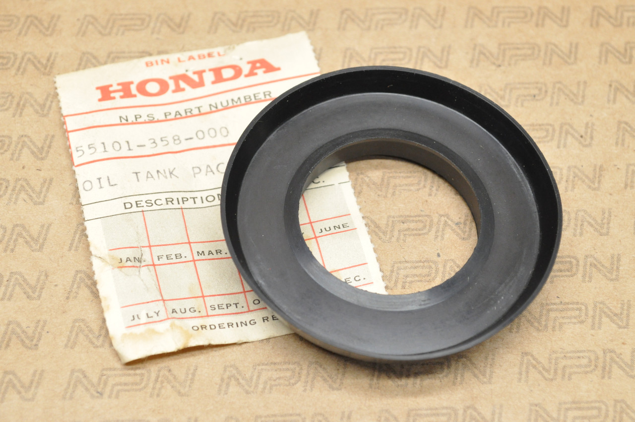 NOS Honda MT125 MT250 K0-1976 Elsinore Oil Tank Cap Rubber Packing 55101-358-000