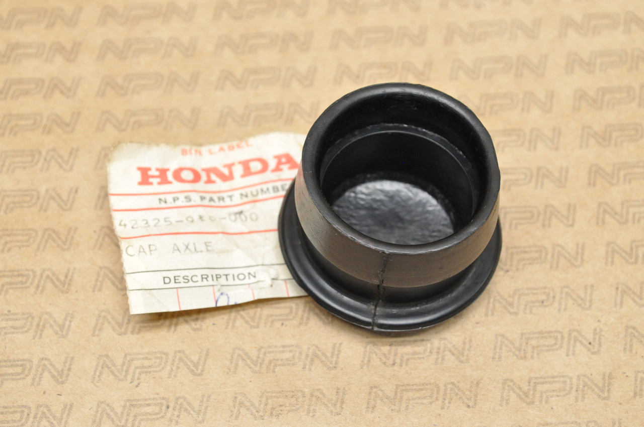 NOS Honda ATC90 K0-K2 Rear Wheel Axle Rubber Cap 42325-918-000