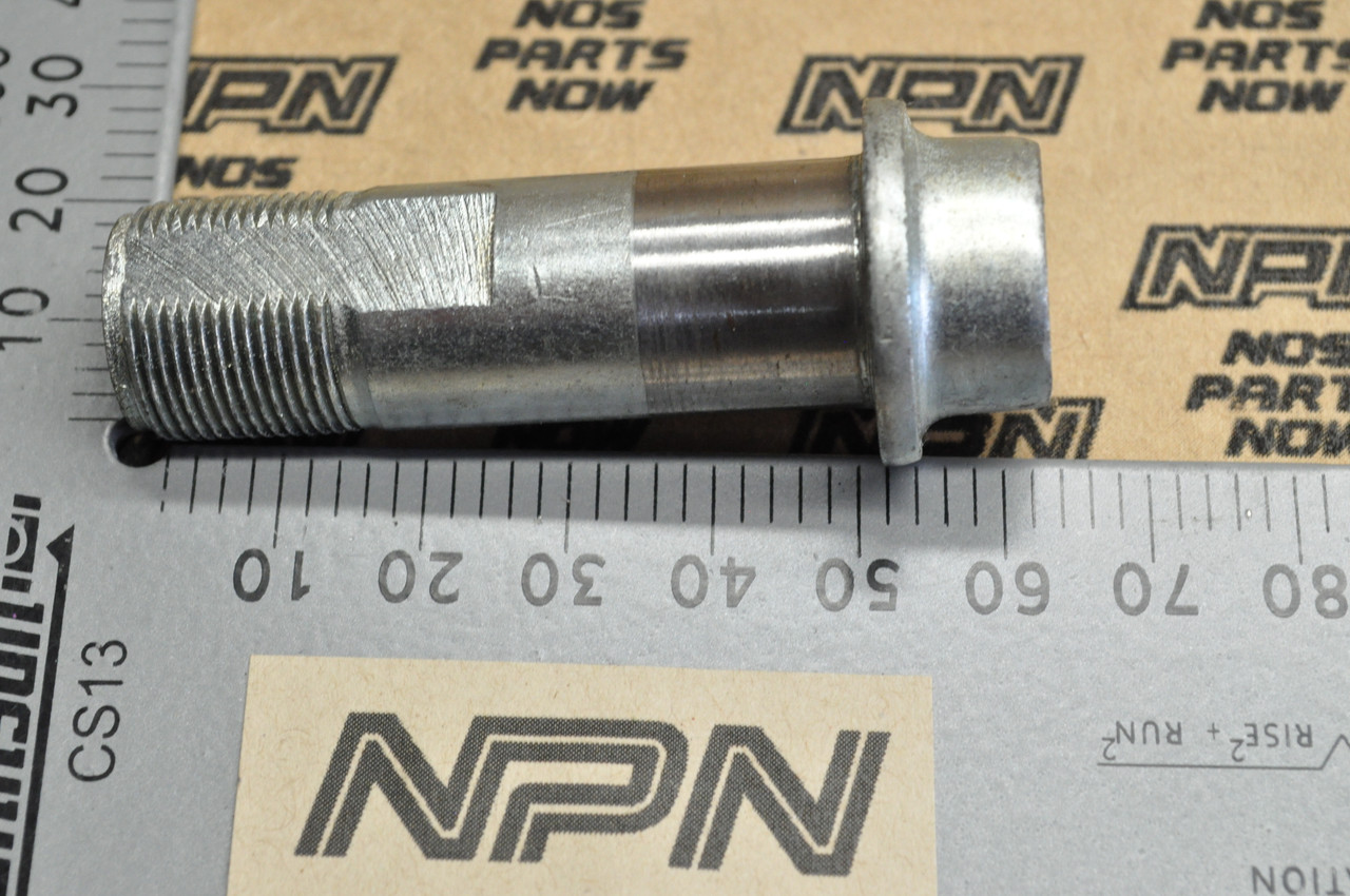 NOS Honda CT200 CT90 K0-1979 Trail 90 Rear Wheel Axle Sleeve 42303-033-000