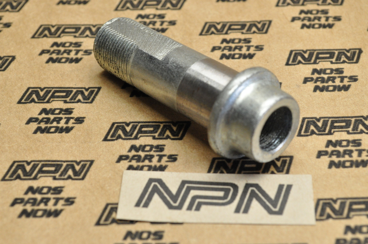 NOS Honda CT200 CT90 K0-1979 Trail 90 Rear Wheel Axle Sleeve 42303-033-000
