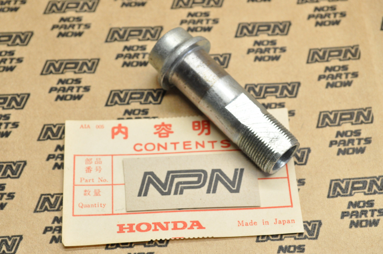 NOS Honda CT200 CT90 K0-1979 Trail 90 Rear Wheel Axle Sleeve 42303-033-000