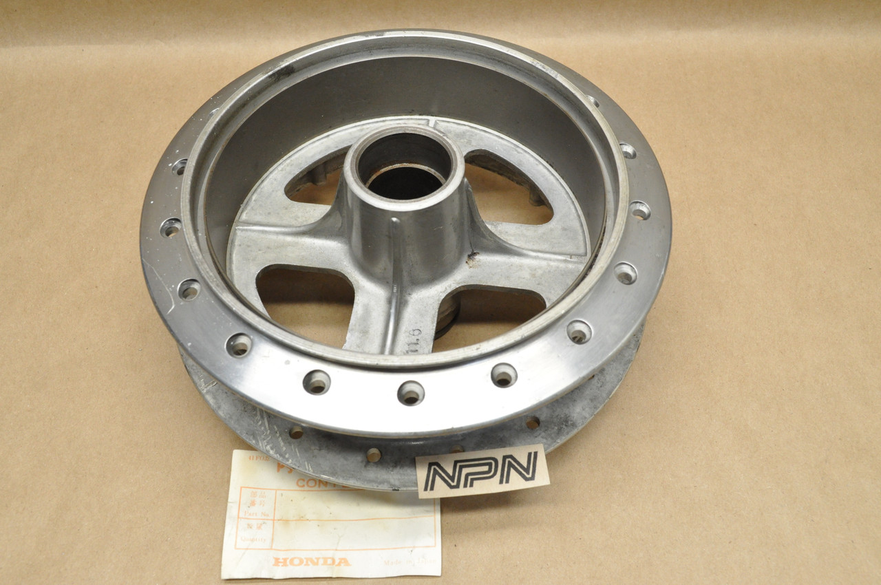 NOS Honda CA160 CA92 CA95 Benly Rear Wheel Hub 42601-202-000