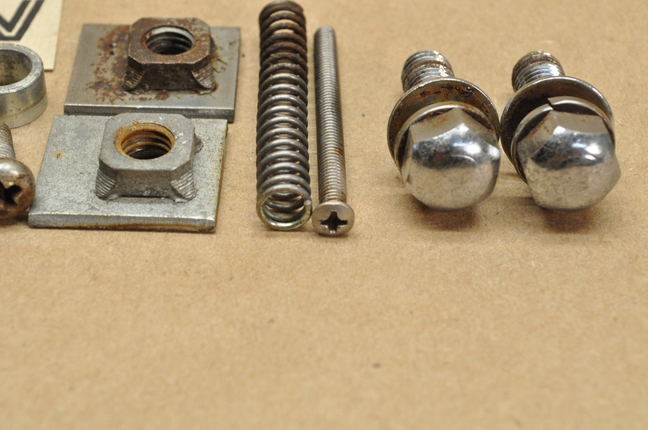 SUZUKI GS400Eブラウン ストライプ シート ボルト固定 ビンテージ Vtg Used OEM Suzuki GS1000 GS750 Head Light Bolt Screw Mount