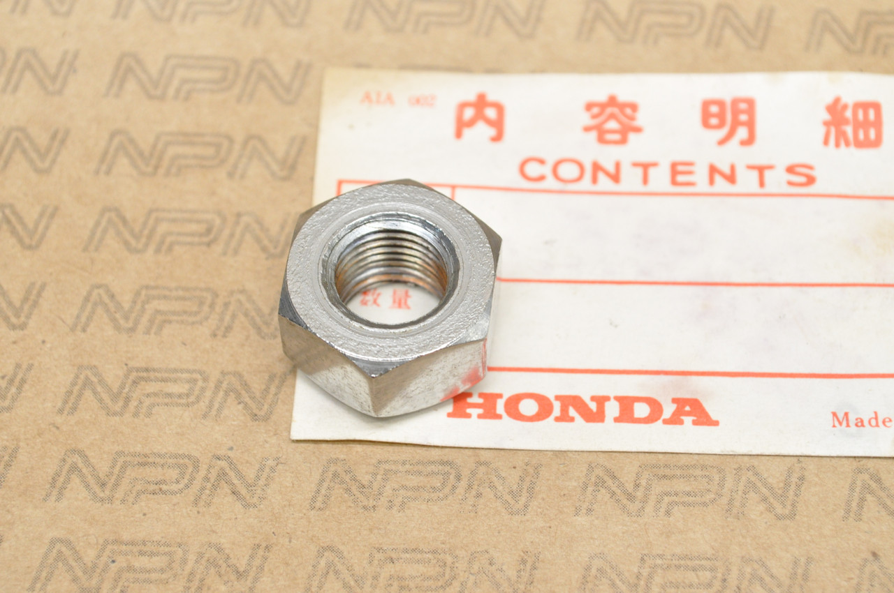 NOS Honda CA72 CA77 Front Wheel Axle Nut 90305-250-000