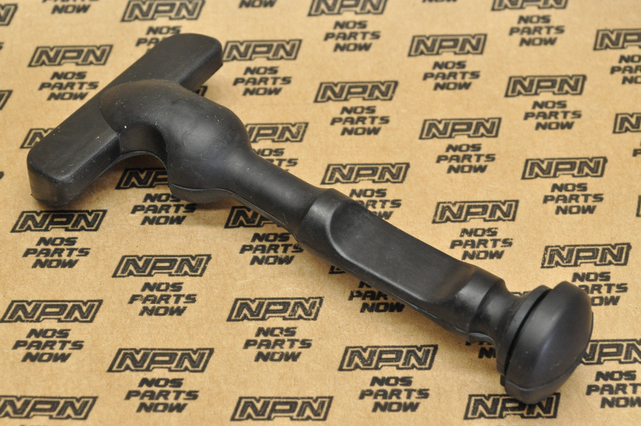 NOS Honda 1990-91 TRX200 Rear Fender Lid Cover Band Strap 80214-HF1-670