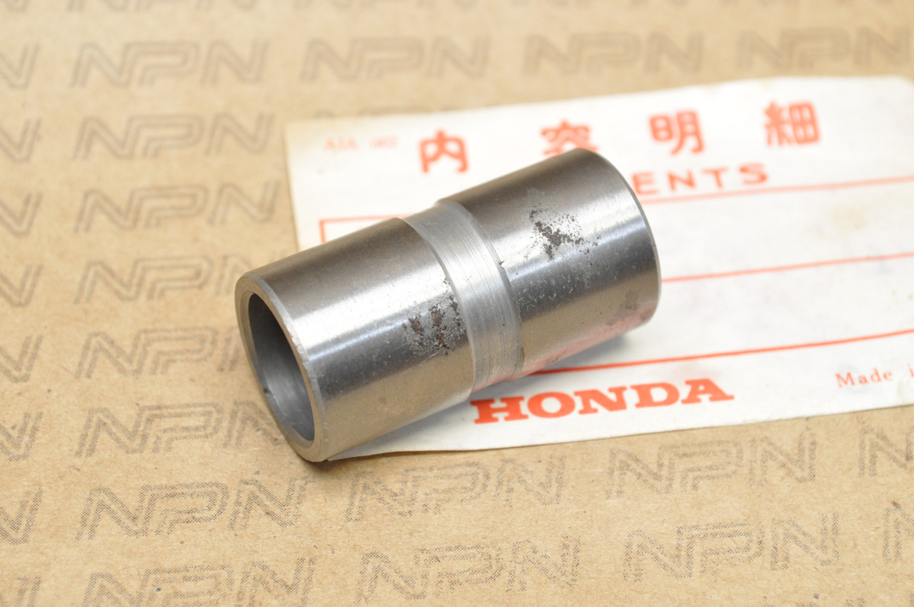 NOS Honda CR125 CR250 CR450 XR200 XR250 XR500 Shock Arm Bushing 52462-MA0-003